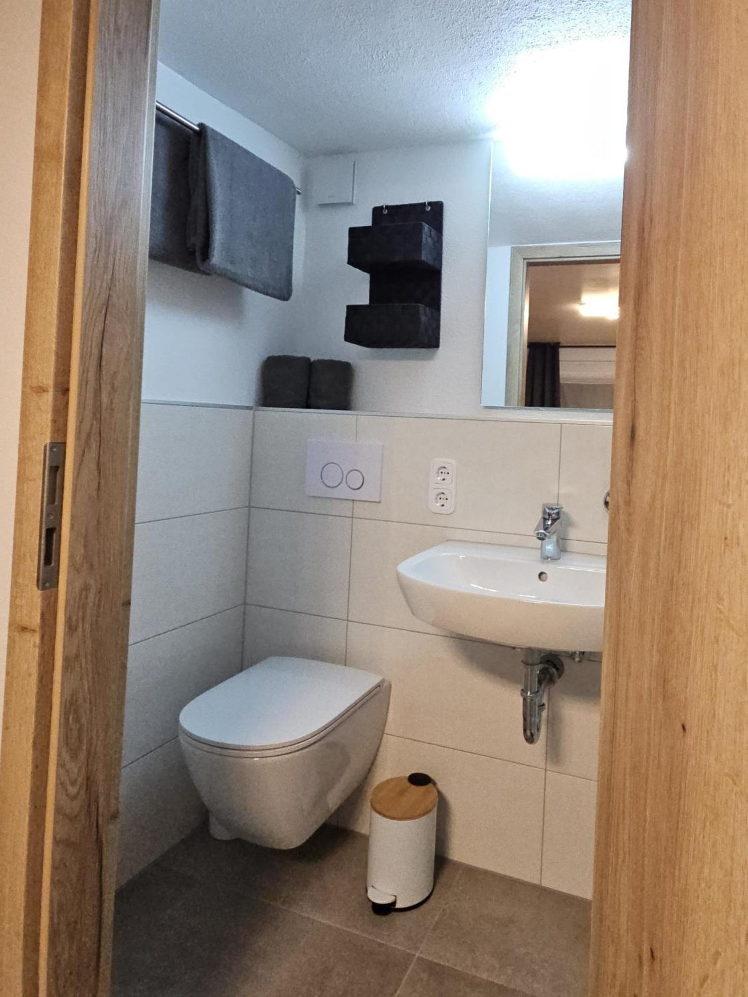 Gemuetliche Ferienwohnung Im Westerwald - "Ferienwohnung Grau" Weitefeld Eksteriør billede